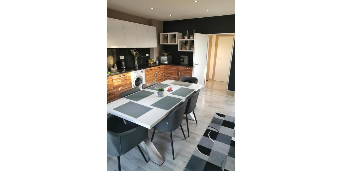 Etagenwohnung Brakel - 1 Zimmer, 140 m&sup2;, 1.200&euro; | Angebot:26036380