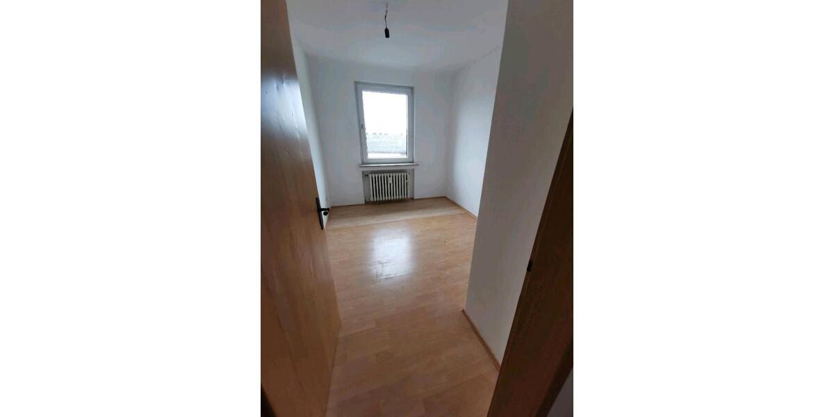 Dachgeschoßwohnung Geldern - 5 Zimmer, 110 m&sup2;, 1.250&euro; | Angebot:26549872