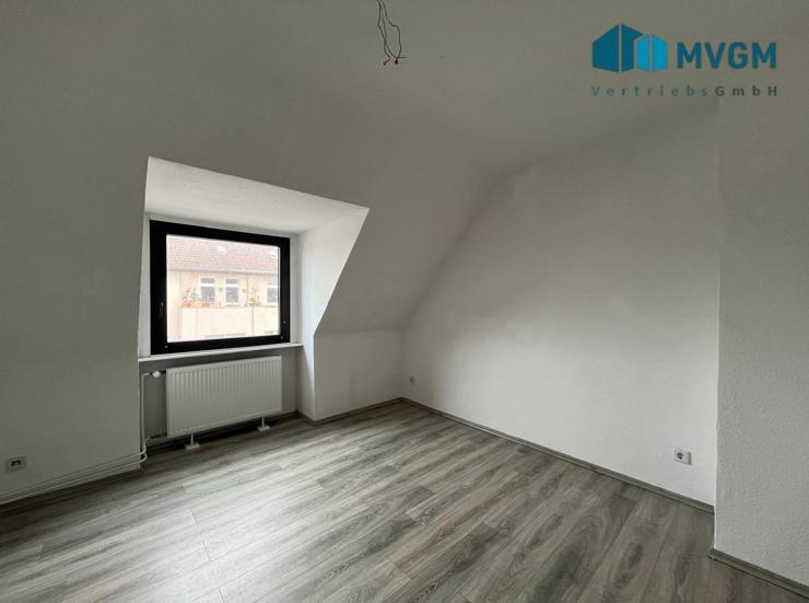 2 Zimmer Dachgeschosswohnung mit Dusche! 2 zimmer