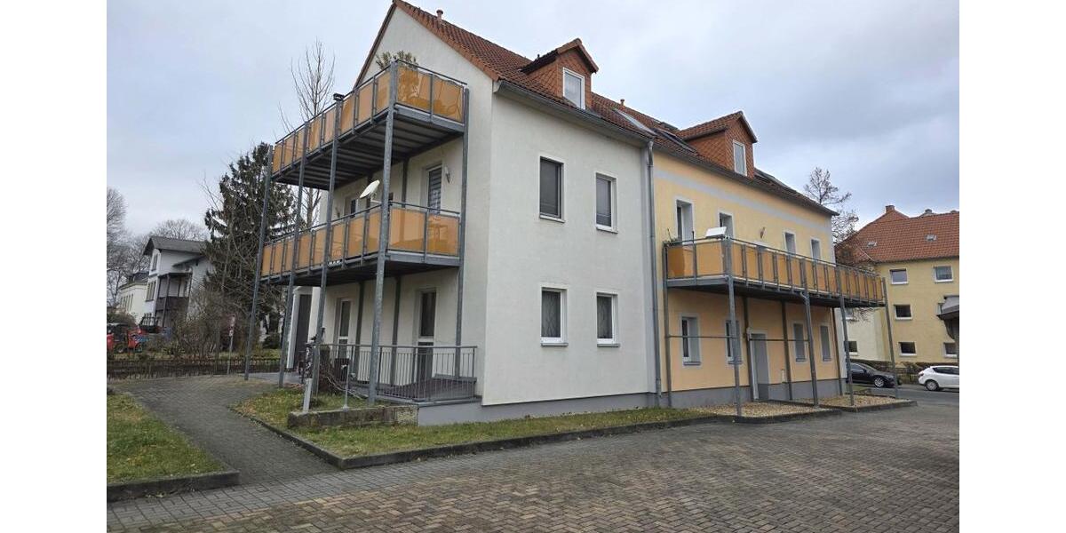 Wunderschöne Etagenwohnung mit großem Balkon, Tageslichtbad und Gäste-WC! 3 zimmer