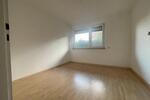 1 Zimmer Möbliert in 3er WG (ca. 10qm oder 15 qm)