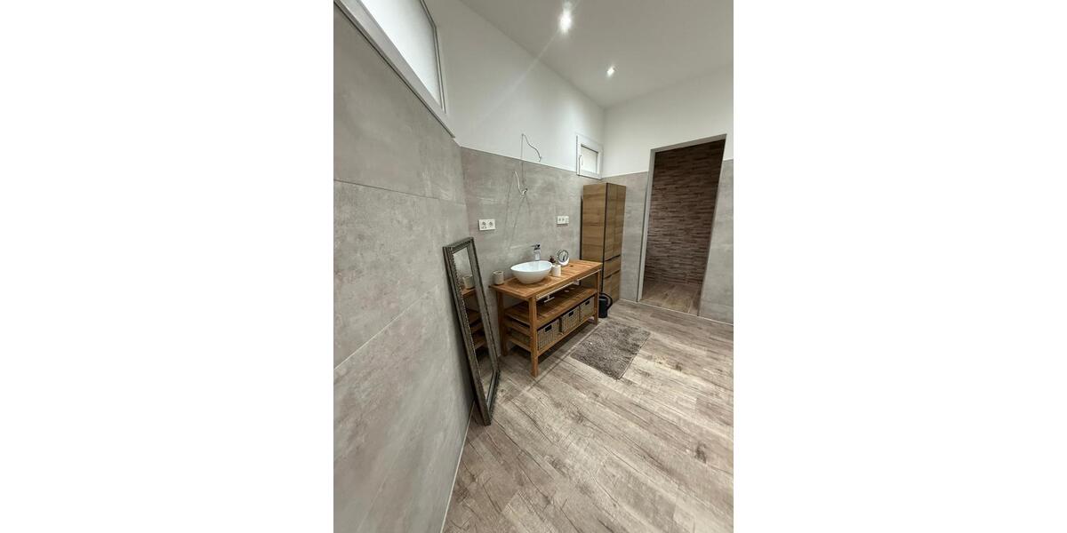 Wohnen auf Zeit Mönchengladbach - 2 Zimmer, 90 m&sup2;, 1.900&euro; | Angebot:25789745