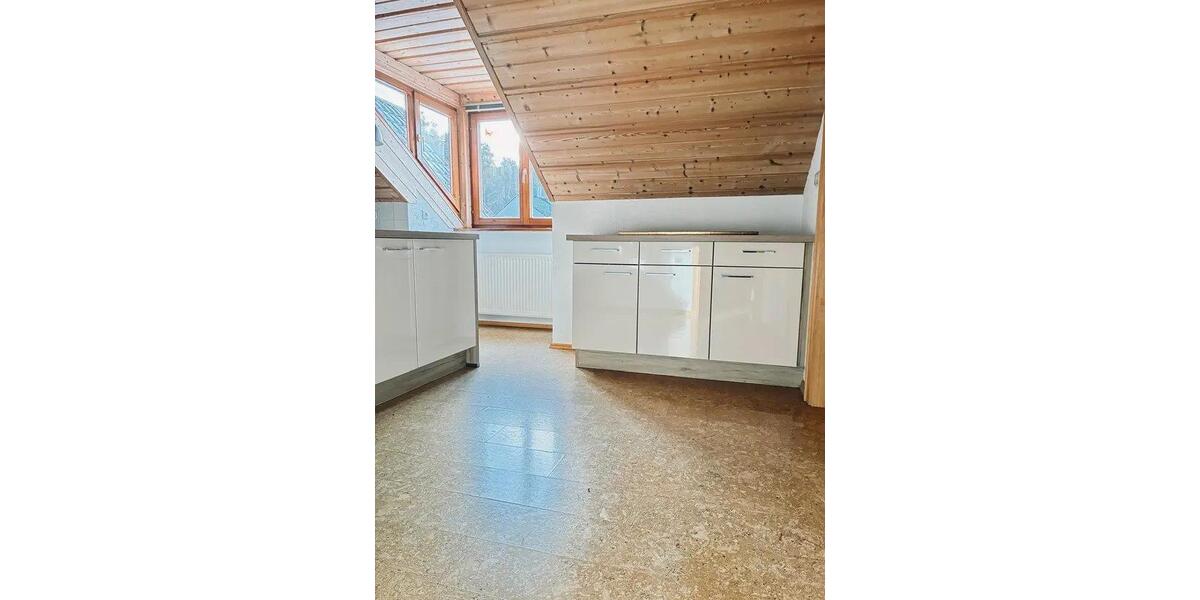 Dachgeschoßwohnung Deuerling - 3 Zimmer, 85 m&sup2;, 750&euro; | Angebot:26700348