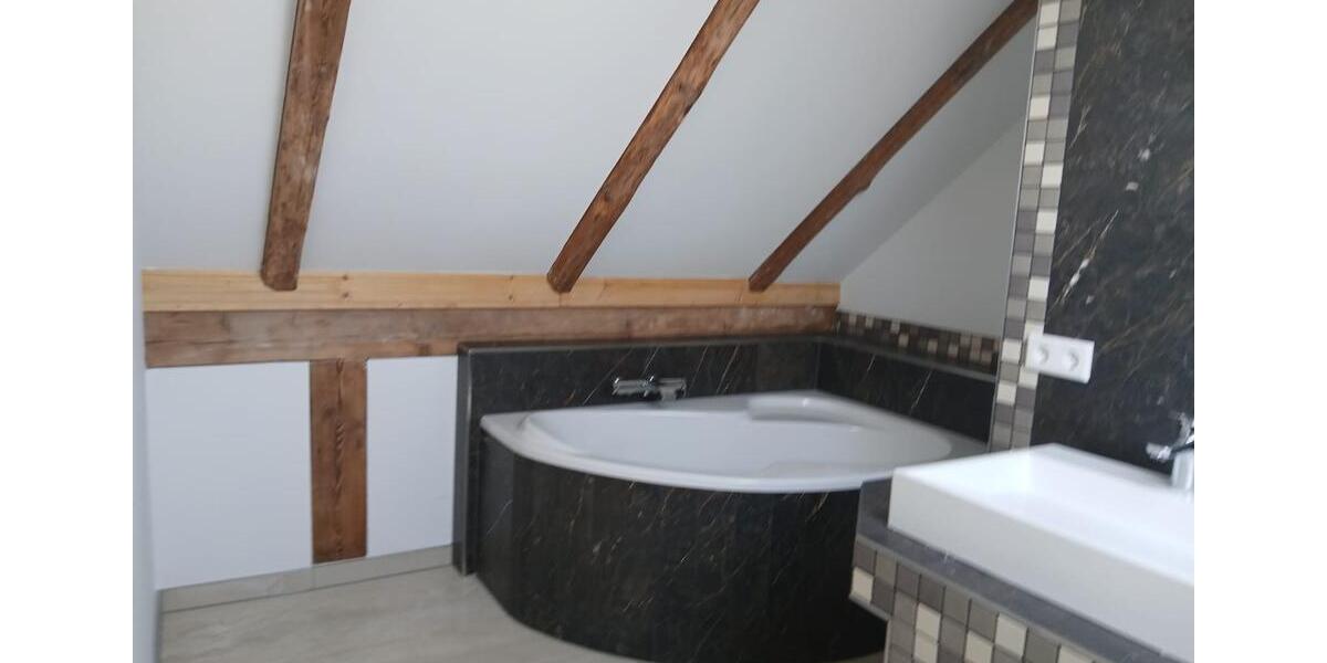 Erstbezug mit Balkon: Schöne 5-Raum-Maisonette-Wohnung 5 zimmer