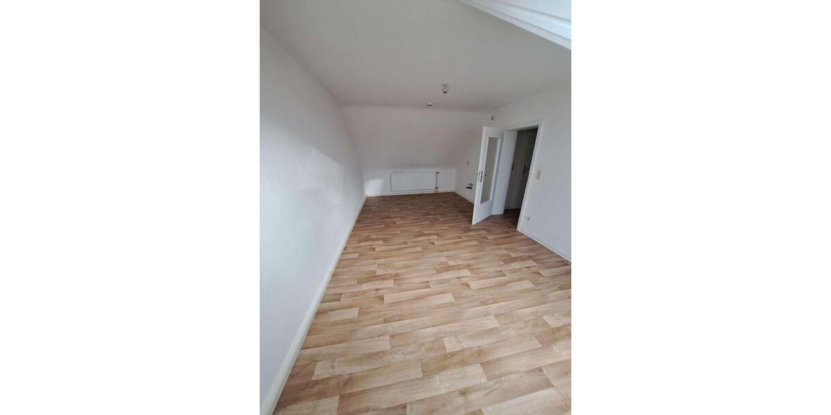 Dachgeschoßwohnung Am Ettersberg - 1 Zimmer, 21 m&sup2;, 180&euro; | Angebot:25988706