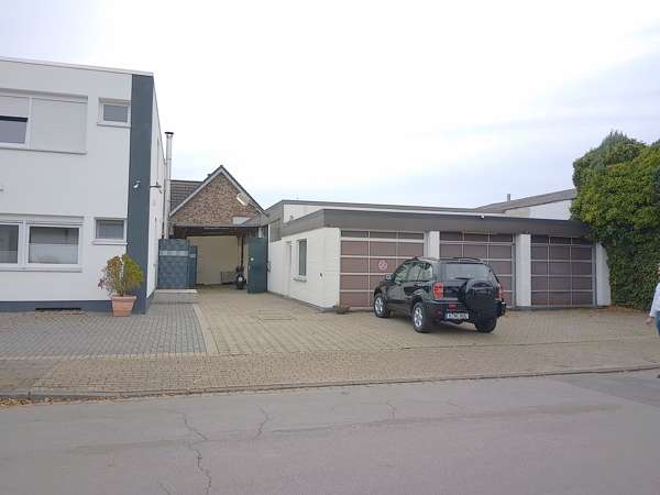 Halle in Moers Utfort 1.275 € 164 m²