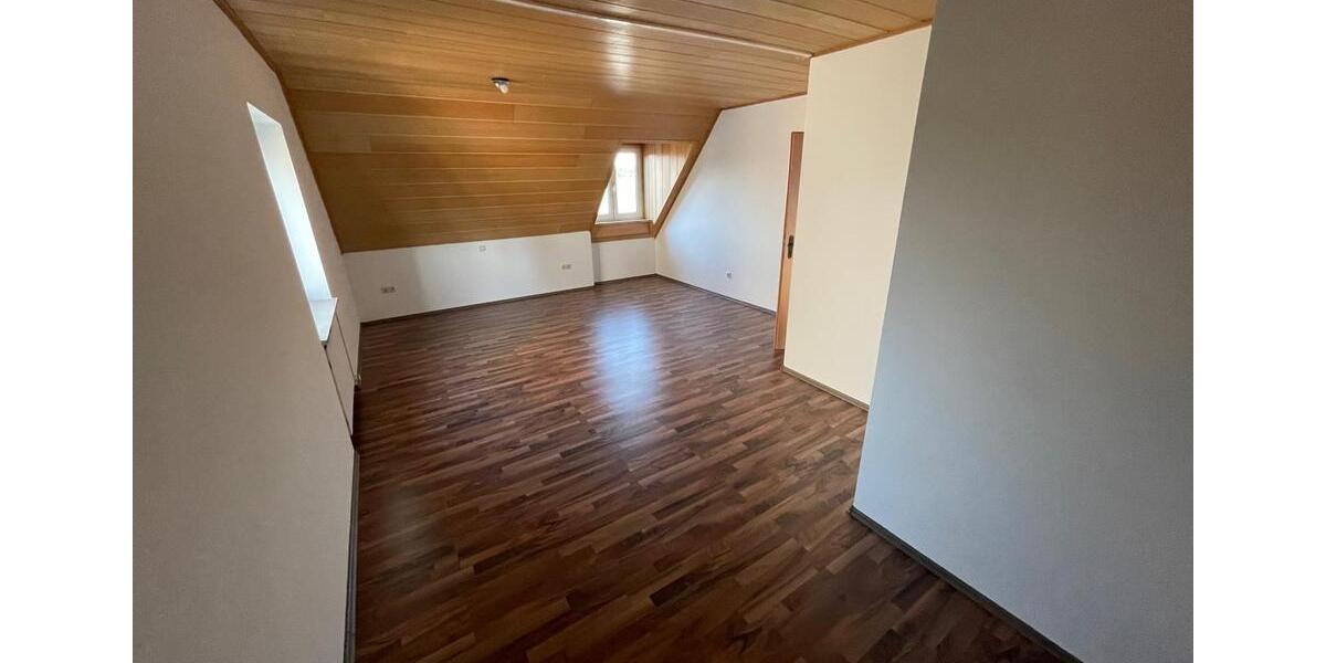 Einfamilienhaus Freising Ast - 5 Zimmer, 150 m&sup2;, 2.250&euro; | Angebot:26062486