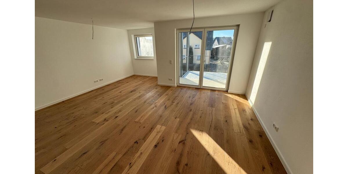 Terrassenwohnung Tirschenreuth - 3 Zimmer, 85 m&sup2;, 918&euro; | Angebot:23671385