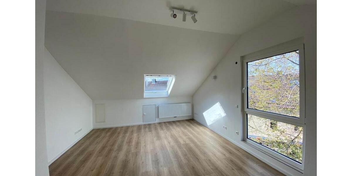 Dachgeschoßwohnung Wendlingen am Neckar - 2.5 Zimmer, 60 m&sup2;, 1.000&euro; | Angebot:25053517