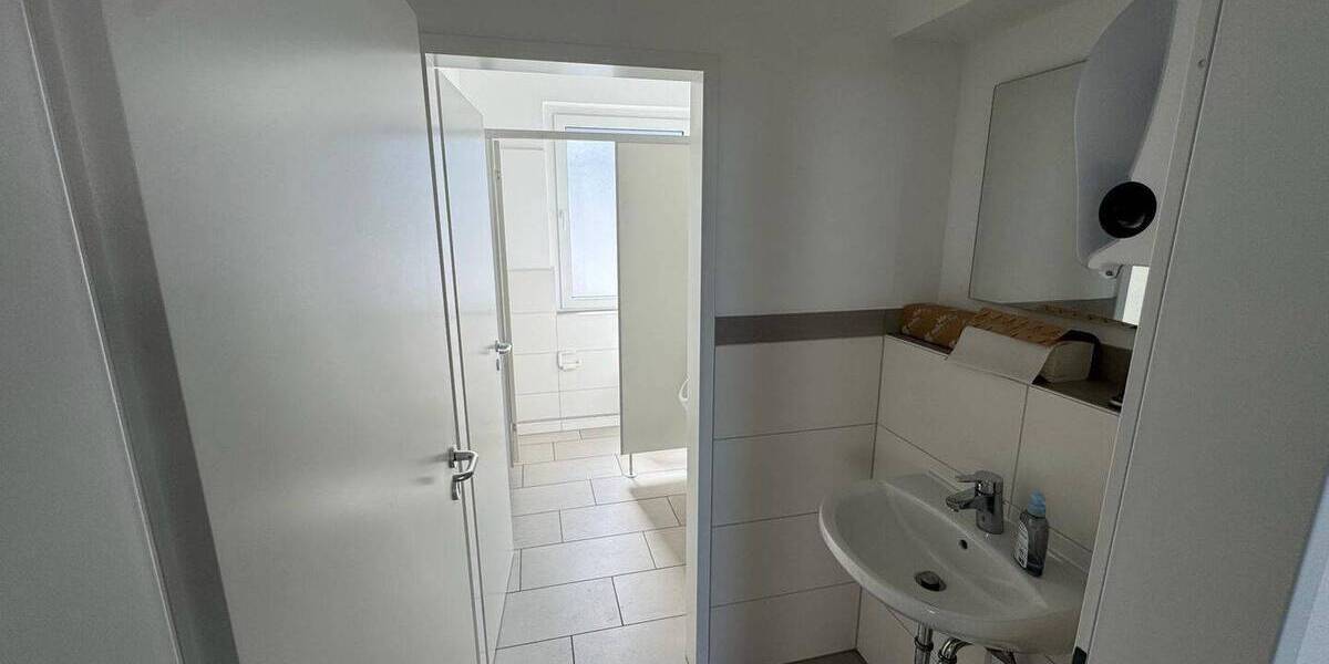 Gewerbeobjekt Kassel Mitte - 4 Zimmer, 164 m&sup2;, 1.480&euro; | Angebot:26733290