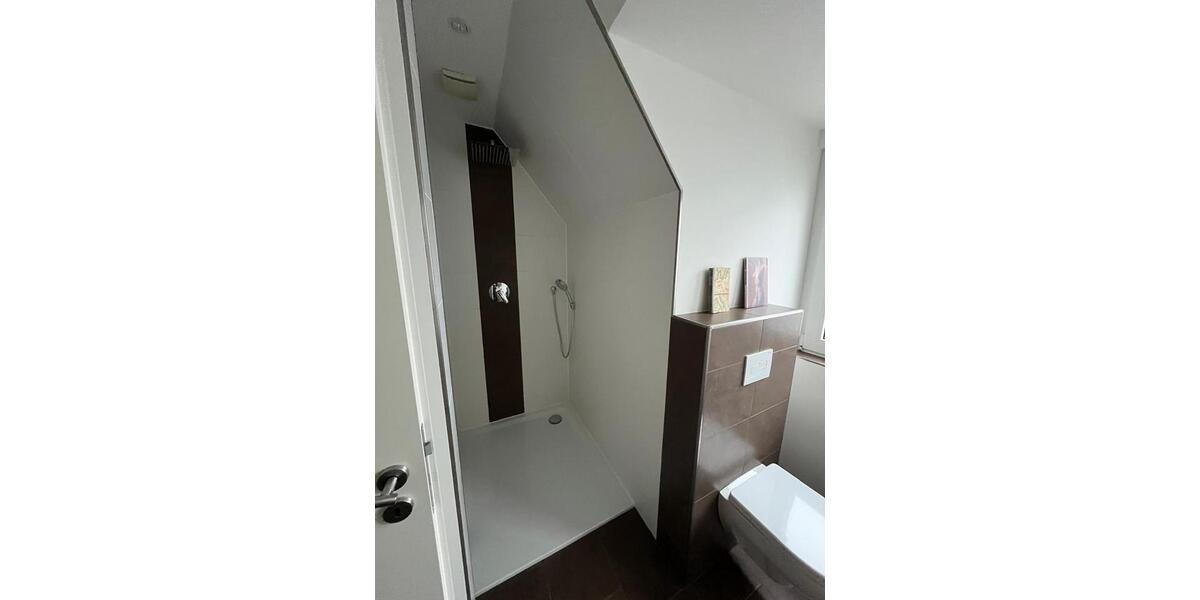 Dachgeschoßwohnung Oldenburg Eversten - 3.5 Zimmer, 82 m&sup2;, 1.500&euro; | Angebot:25633541