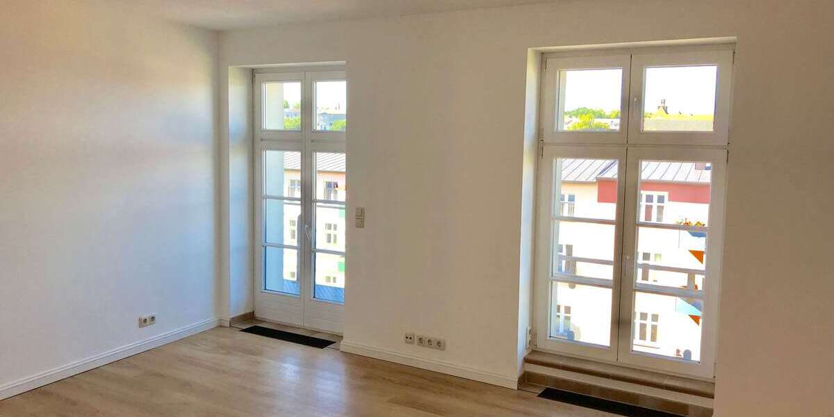 Etagenwohnung Schwerin Feldstadt - 4 Zimmer, 92 m&sup2;, 1.140&euro; | Angebot:26180011