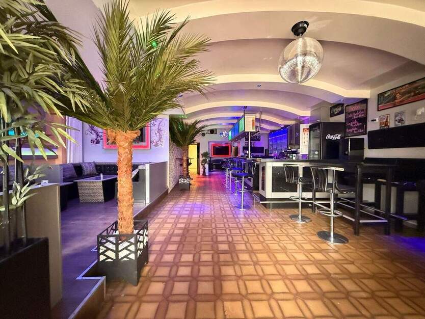 Voll ausgestattete Gastrofläche in Neunkirchen - Bar, Bistro oder Restaurant - sofort startklar zimmer