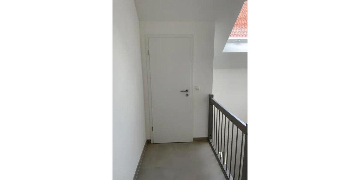 Dachgeschoßwohnung Vechelde - 3 Zimmer, 112 m&sup2;, 1.600&euro; | Angebot:26096543