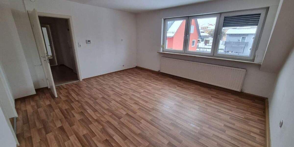 Etagenwohnung Amberg - 3 Zimmer, 70 m&sup2;, 630&euro; | Angebot:26156041