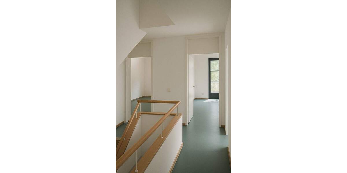 Erstbezug nach Renovierung - Stilvolle Doppelhaushälfte in Krailling 7 zimmer