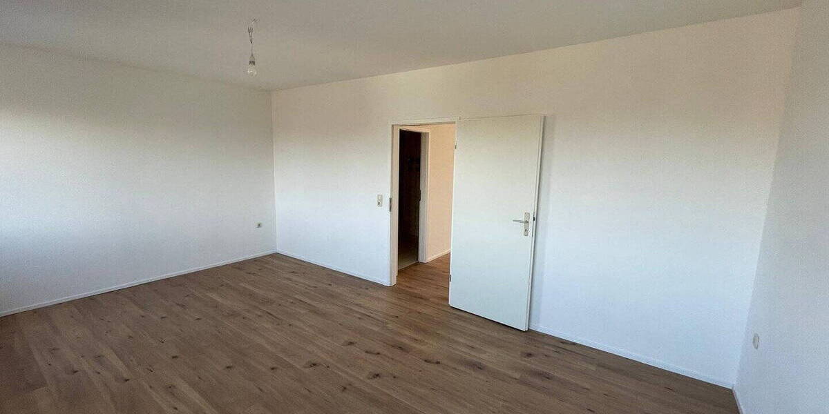 Etagenwohnung Apolda - 2 Zimmer, 75 m&sup2;, 550&euro; | Angebot:26113088