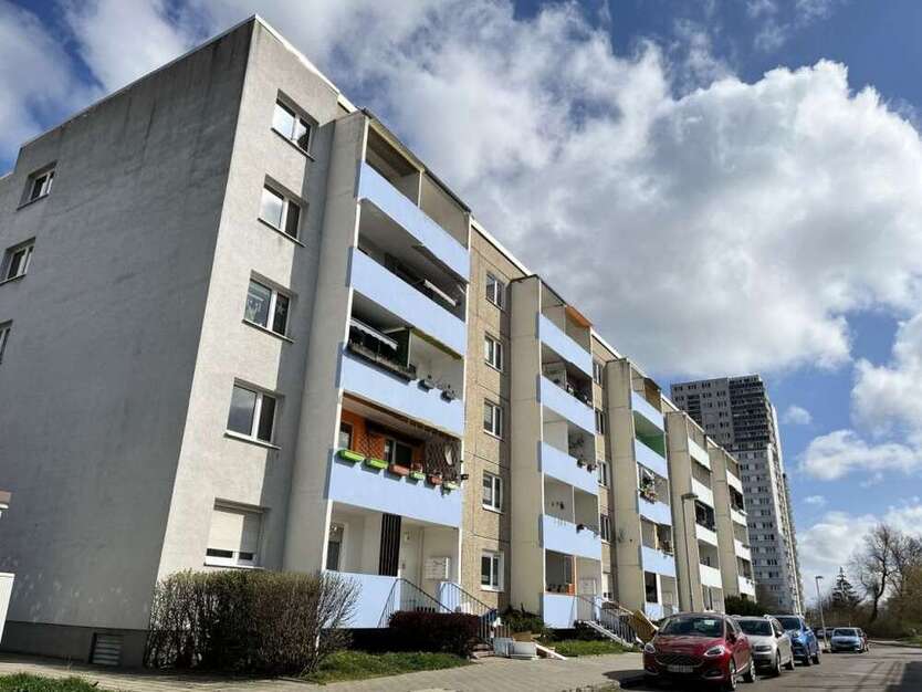 Wohnung zum Mieten in Halle (Saale) 340 € 66.15 m²