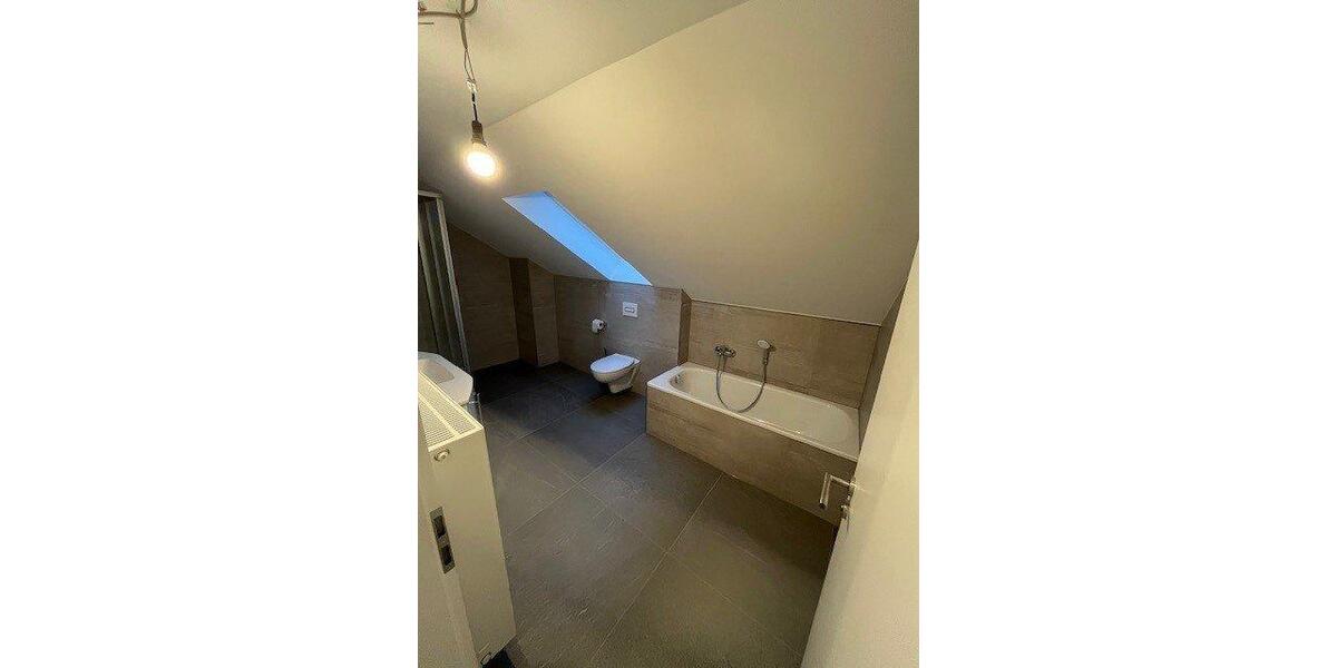 Dachgeschoßwohnung Maßbach - 3 Zimmer, 100 m&sup2;, 900&euro; | Angebot:26383213