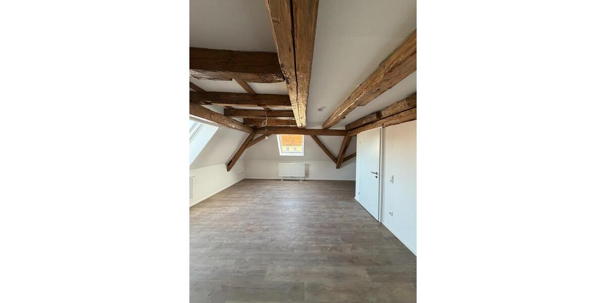 Dachgeschoßwohnung Bad Schussenried - 3.5 Zimmer, 88 m&sup2;, 1.100&euro; | Angebot:25964347