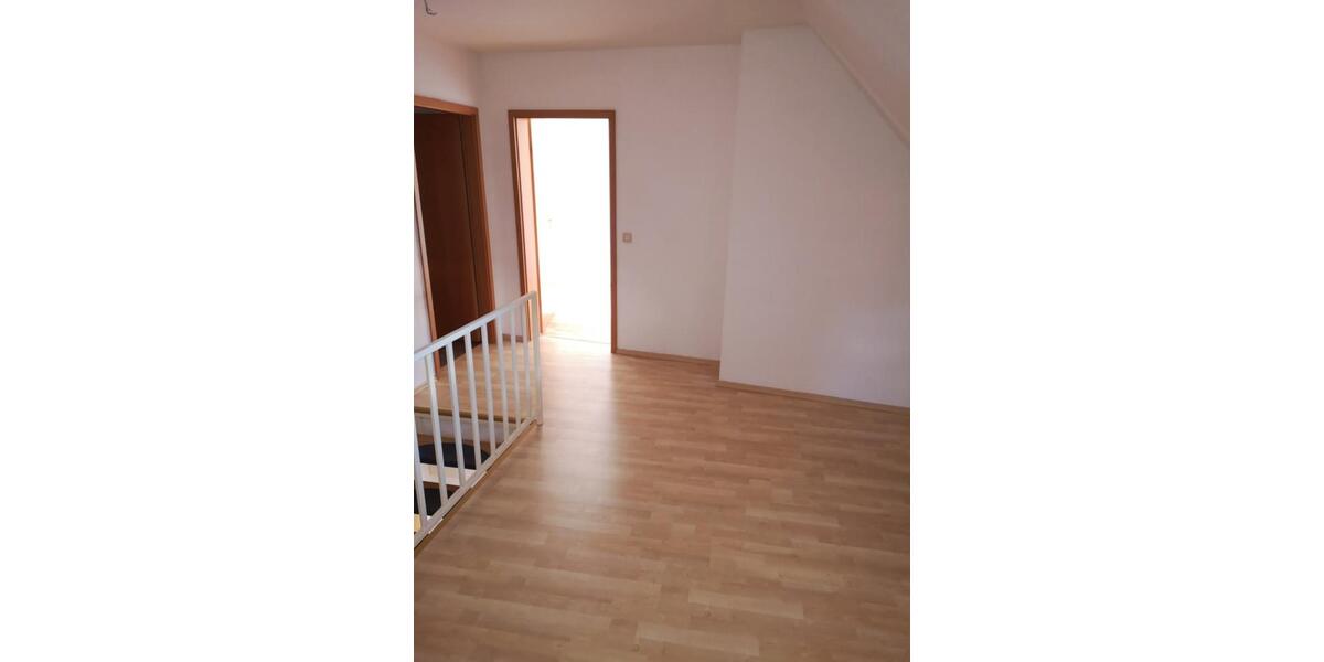 Maisonettenwohnung Querfurt - 3 Zimmer, 82 m&sup2;, 550&euro; | Angebot:22353747
