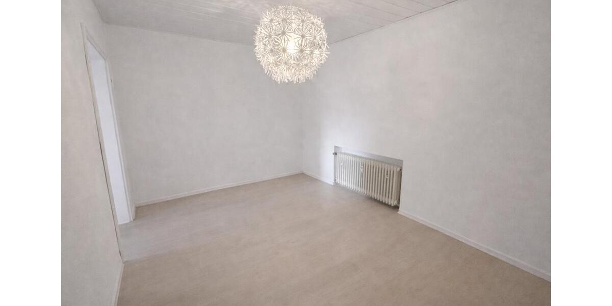 Etagenwohnung Schwalmstadt - 3 Zimmer, 114 m&sup2;, 670&euro; | Angebot:24531894