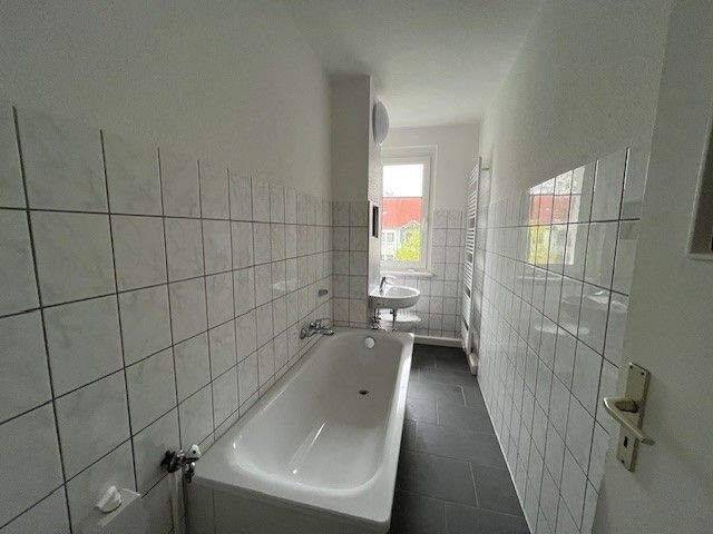 Etagenwohnung Zwickau Eckersbach - 2 Zimmer, 50 m&sup2;, 259&euro; | Angebot:26842168