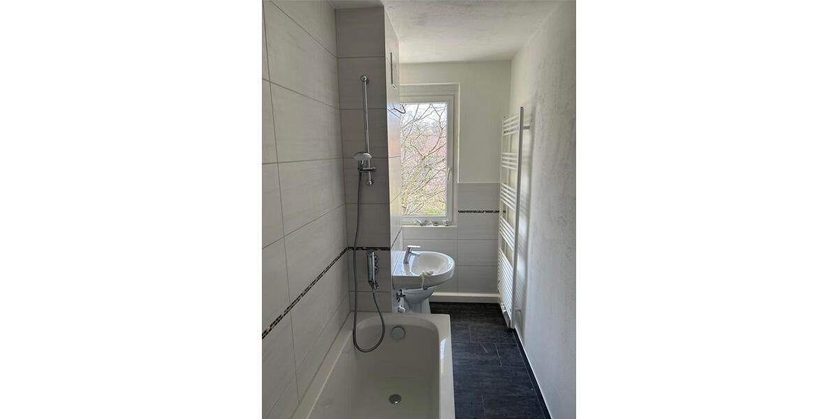 Etagenwohnung Lichtenstein (Sachsen) - 2 Zimmer, 50 m&sup2;, 327&euro; | Angebot:21540078