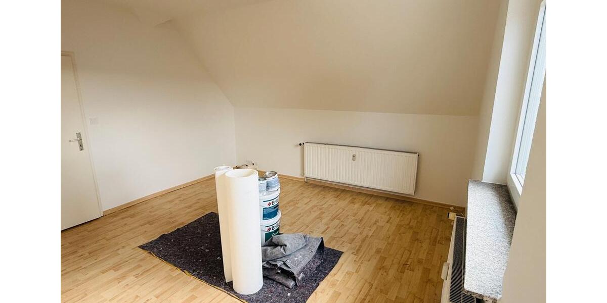 Dachgeschoßwohnung Albersdorf - 2.5 Zimmer, 91 m&sup2;, 895&euro; | Angebot:25996078