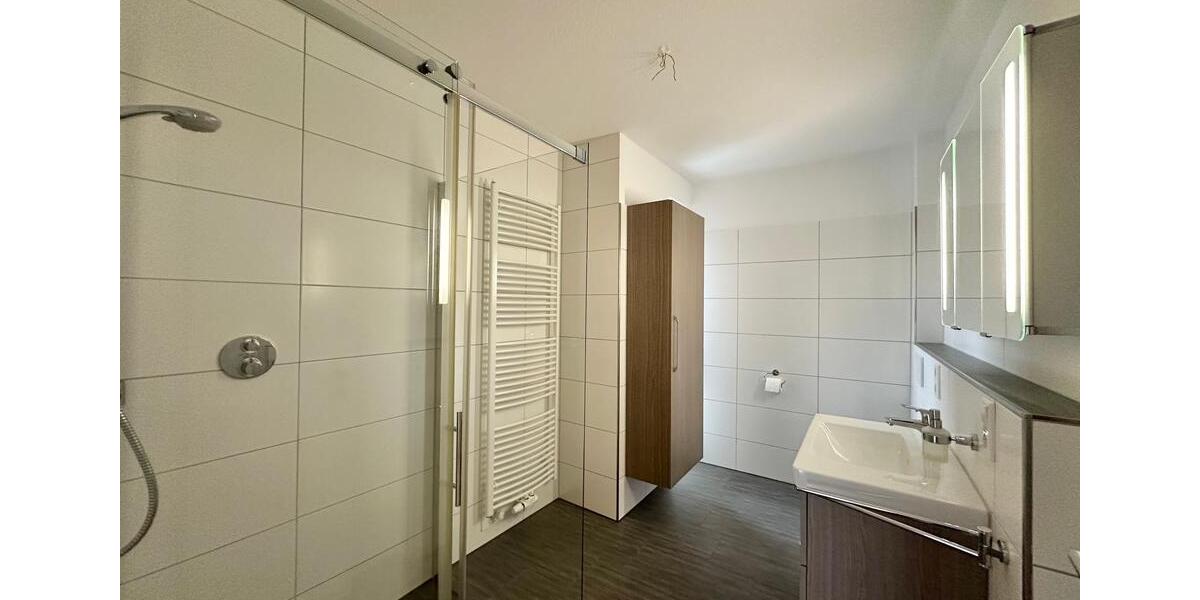 Dachgeschoßwohnung Bad Zwischenahn - 3 Zimmer, 109 m&sup2;, 1.100&euro; | Angebot:24682467