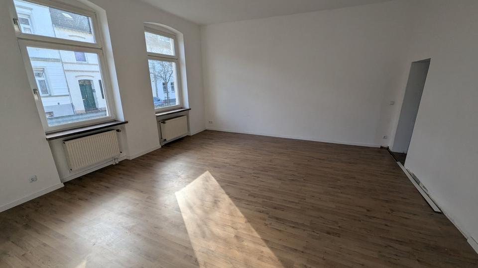 Erdgeschoßwohnung Burg - 3 Zimmer, 72 m&sup2;, 468&euro; | Angebot:26040045