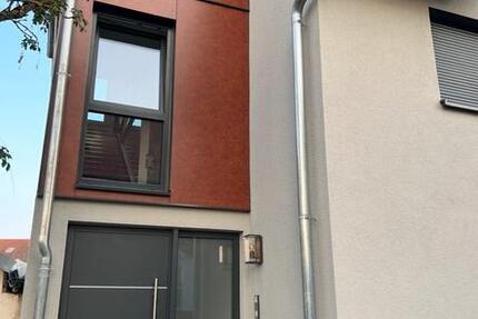 Wohnung Stadtallendorf - 3 Zimmer, 100 m&sup2;, 1.200&euro; | Angebot:24860505