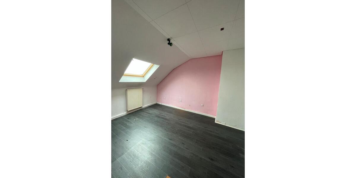 Dachgeschoßwohnung Merchweiler - 3 Zimmer, 81 m&sup2;, 670&euro; | Angebot:26339720