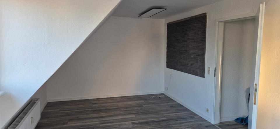 Dachgeschoßwohnung Warburg - 4 Zimmer, 86 m&sup2;, 550&euro; | Angebot:25309698