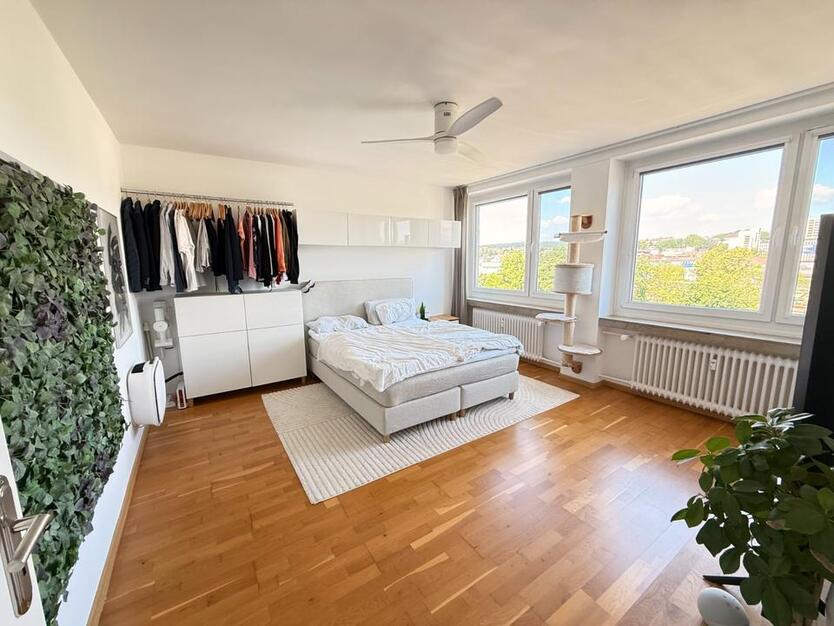 Frisch sanierte 2,5-Zimmer-Wohnung mit Küch & Waschmaschine