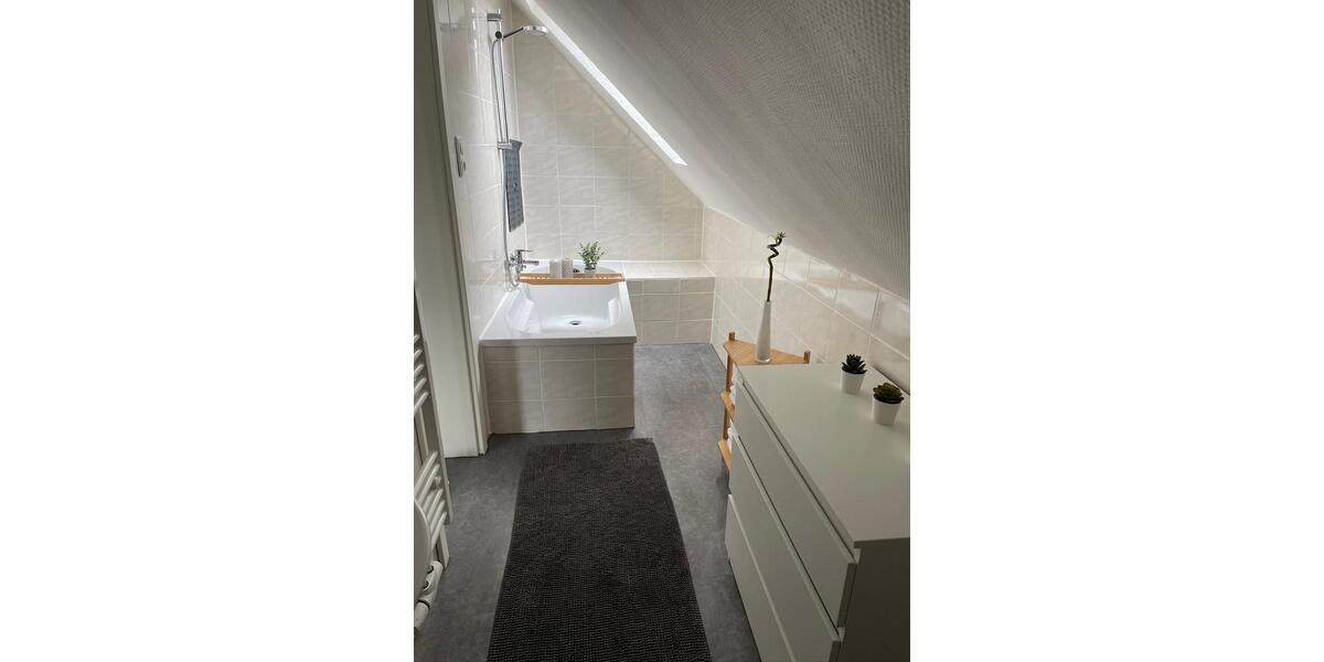 Dachgeschoßwohnung Bad Pyrmont - 2 Zimmer, 50 m&sup2;, 890&euro; | Angebot:26031893