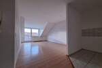 Großzügige 3-Zimmer Dachgeschoßwohnung mit Balkon und Stellplatz 3 zimmer