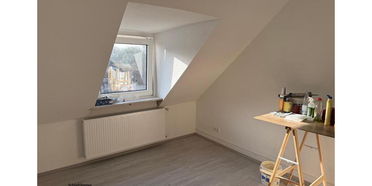 Dachgeschoßwohnung Gelsenkirchen - 3.5 Zimmer, 60 m&sup2;, 490&euro; | Angebot:25017144