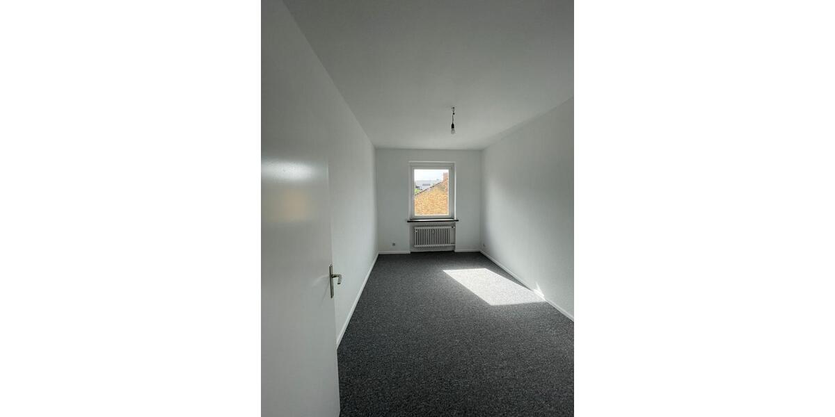 Etagenwohnung Helmstedt - 3 Zimmer, 89 m&sup2;, 550&euro; | Angebot:25650320