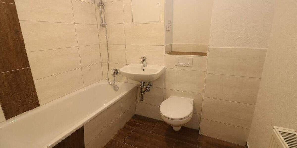 Etagenwohnung Freiberg - 3 Zimmer, 66 m&sup2;, 469&euro; | Angebot:25899902