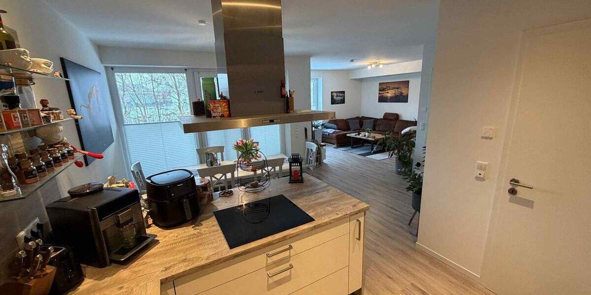 Etagenwohnung Wedel - 3 Zimmer, 93 m&sup2;, 1.650&euro; | Angebot:24992348