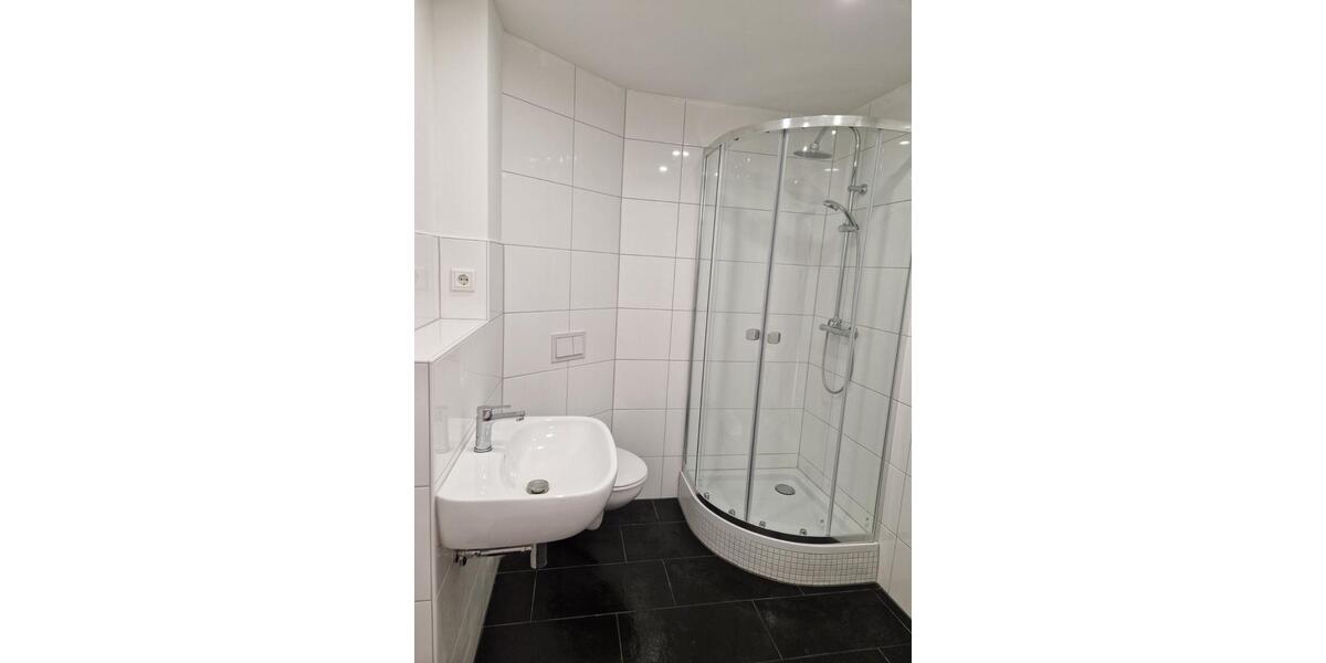 Reihenhaus Stadtoldendorf - 8 Zimmer, 165 m&sup2;, 890&euro; | Angebot:26659987
