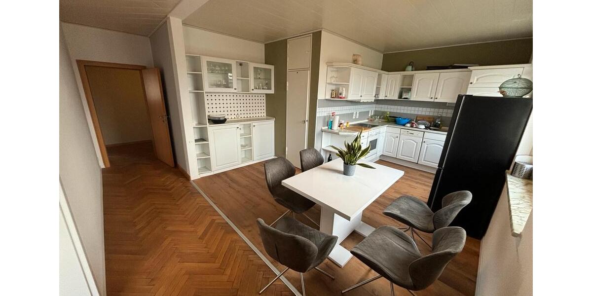 Vollmöbliertes Zimmer mit Balkon+Sauna+Parkplatz am Weinberg 1 zimmer