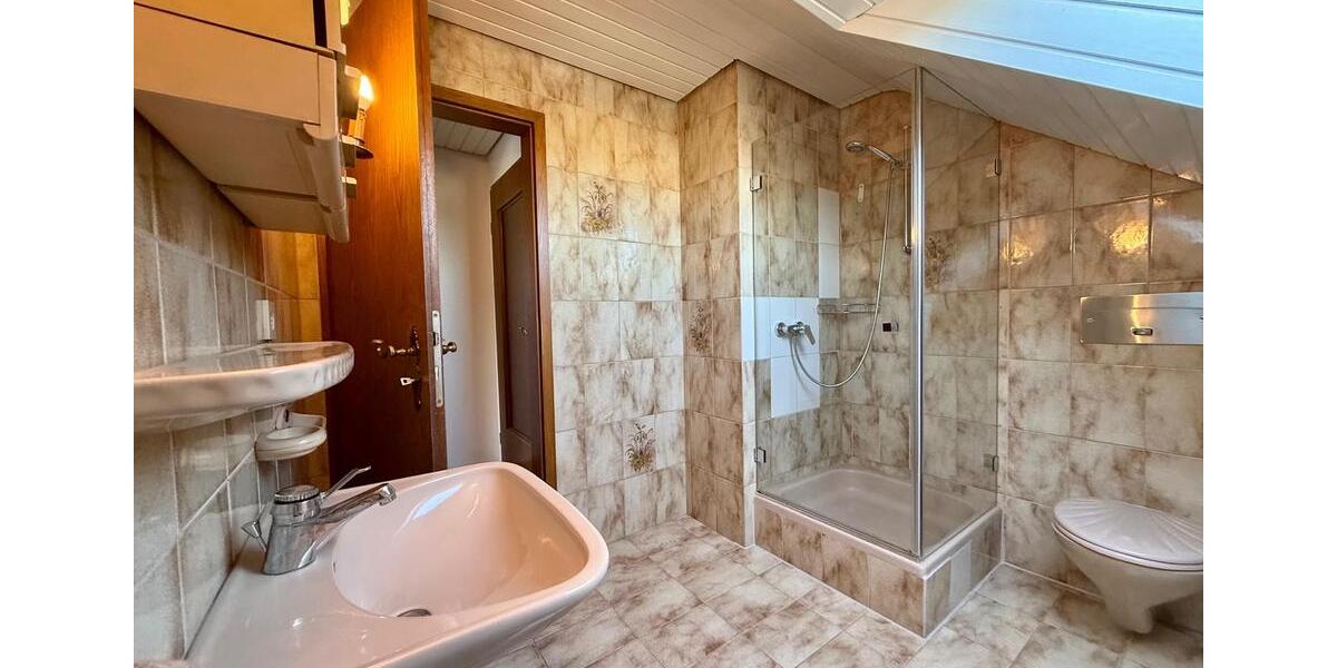 Dachgeschoßwohnung Langensendelbach - 3 Zimmer, 77 m&sup2;, 750&euro; | Angebot:26025723