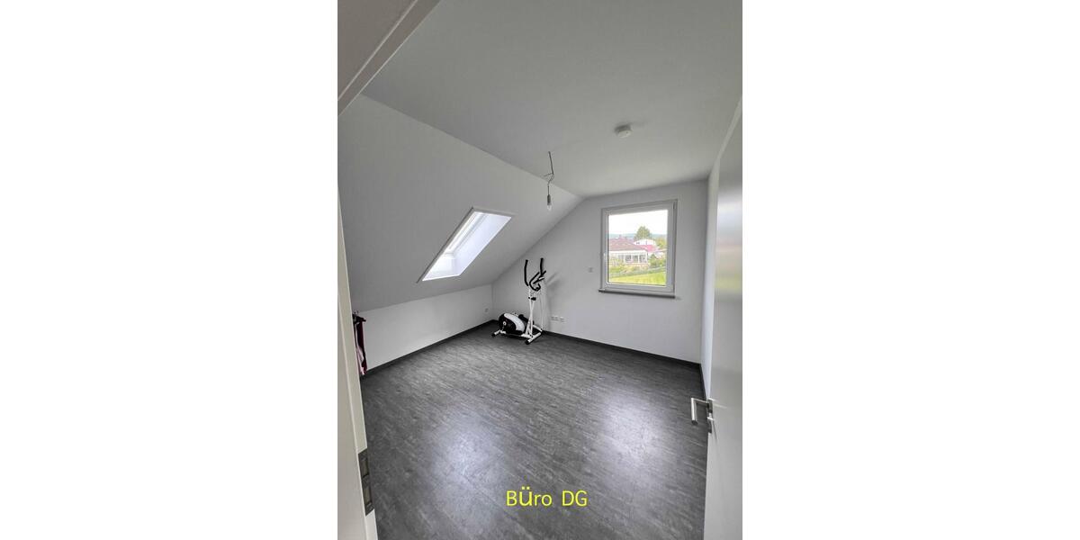 Doppelhaushälfte Hünfeld - 5 Zimmer, 143 m&sup2;, 1.400&euro; | Angebot:26563880