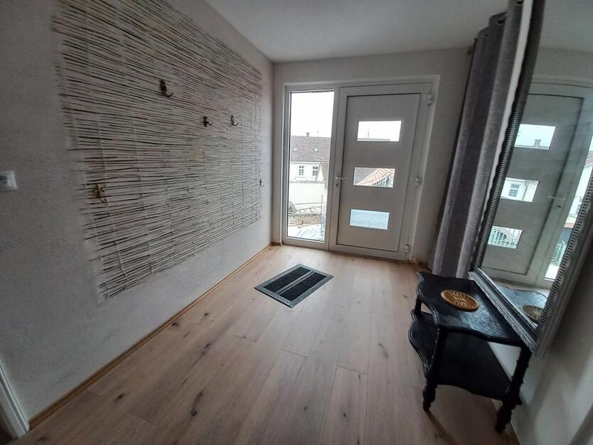 1 Zimmer mit eigenem Bad in 3er WG für Finanzschüler Edenkoben