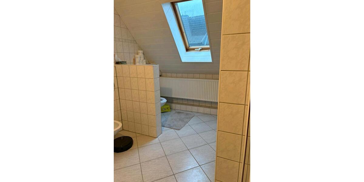 Dachgeschoßwohnung Nordstemmen - 3 Zimmer, 82 m&sup2;, 850&euro; | Angebot:24373728
