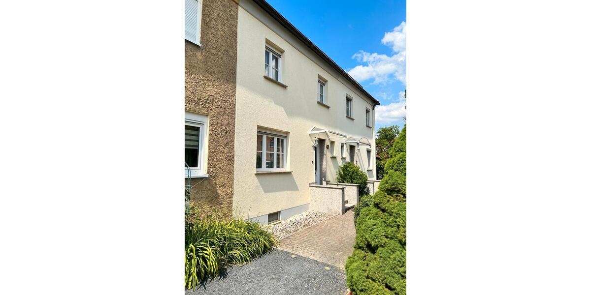 Biete schönes Reihenhaus in guter Lage in Sonneberg zur Miete 5 zimmer
