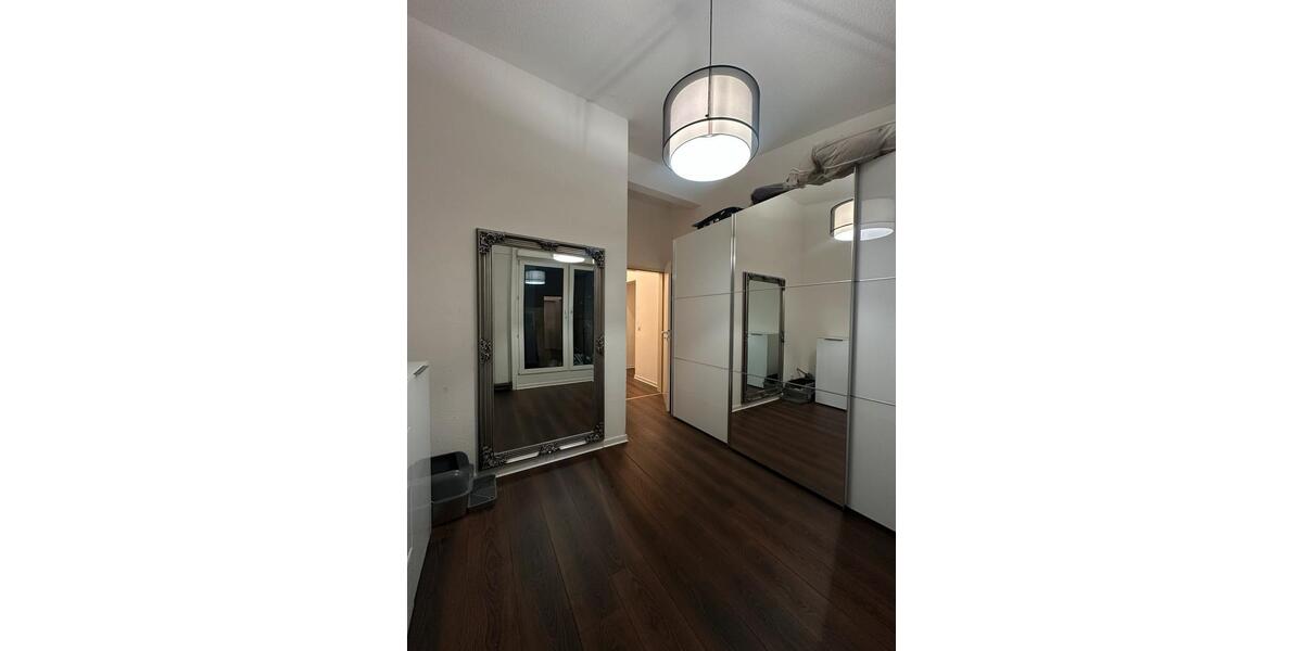 Dachgeschoßwohnung Düsseldorf Stadtbezirk 6 - 3 Zimmer, 75 m&sup2;, 975&euro; | Angebot:24783808