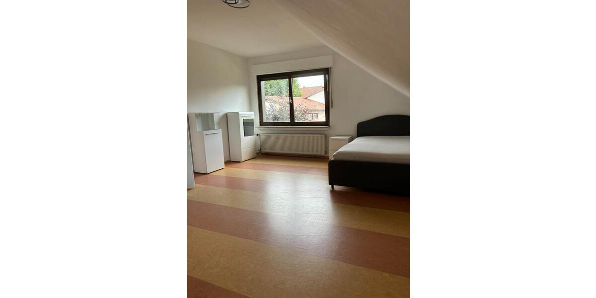 Etagenwohnung Kronach - 1 Zimmer, 27 m&sup2;, 350&euro; | Angebot:25351672